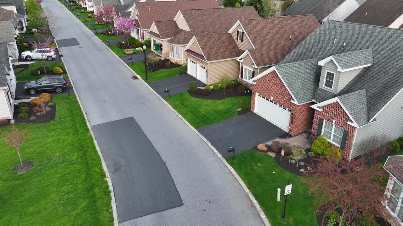 grandes casas nuevas en desarrollo residencial de estados unidos