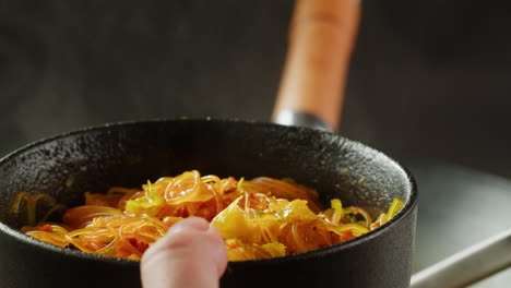 cooking glass noodles stir-fry