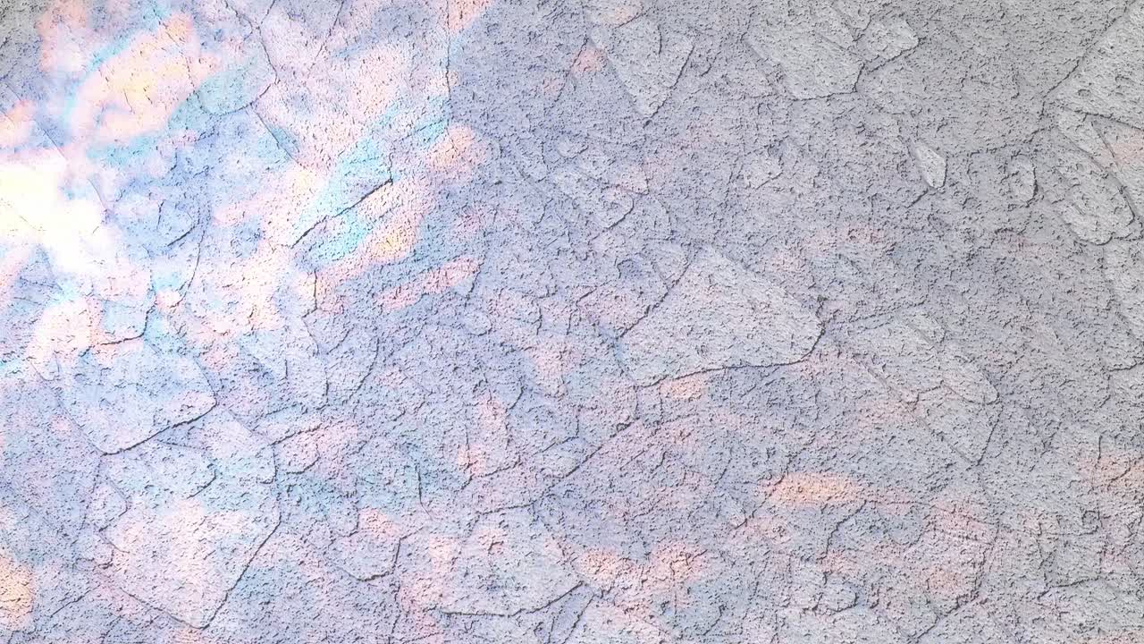 균열된 하늘: 텍스처와 밝은 색에 대한 연구