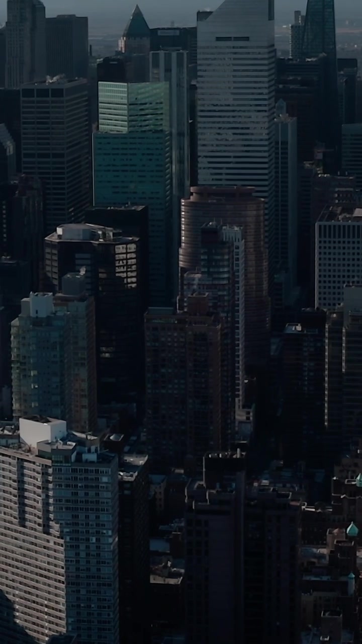 Vista del horizonte de la Ciudad de Nueva York desde el aire con rascacielos y calles