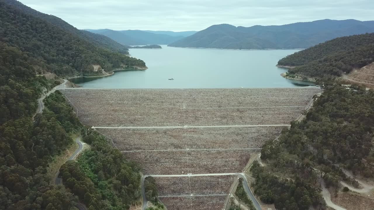 다트머스 댐, 빅토리아, 호주의 반전 항공 영상