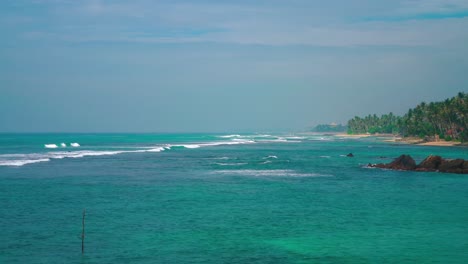 Ein-Wunderschöner-4K-UHD-Cinemagraph-Eines-Tropischen-Küstenstrandes