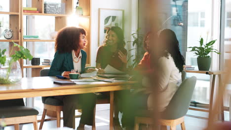 businesswomen in meeting