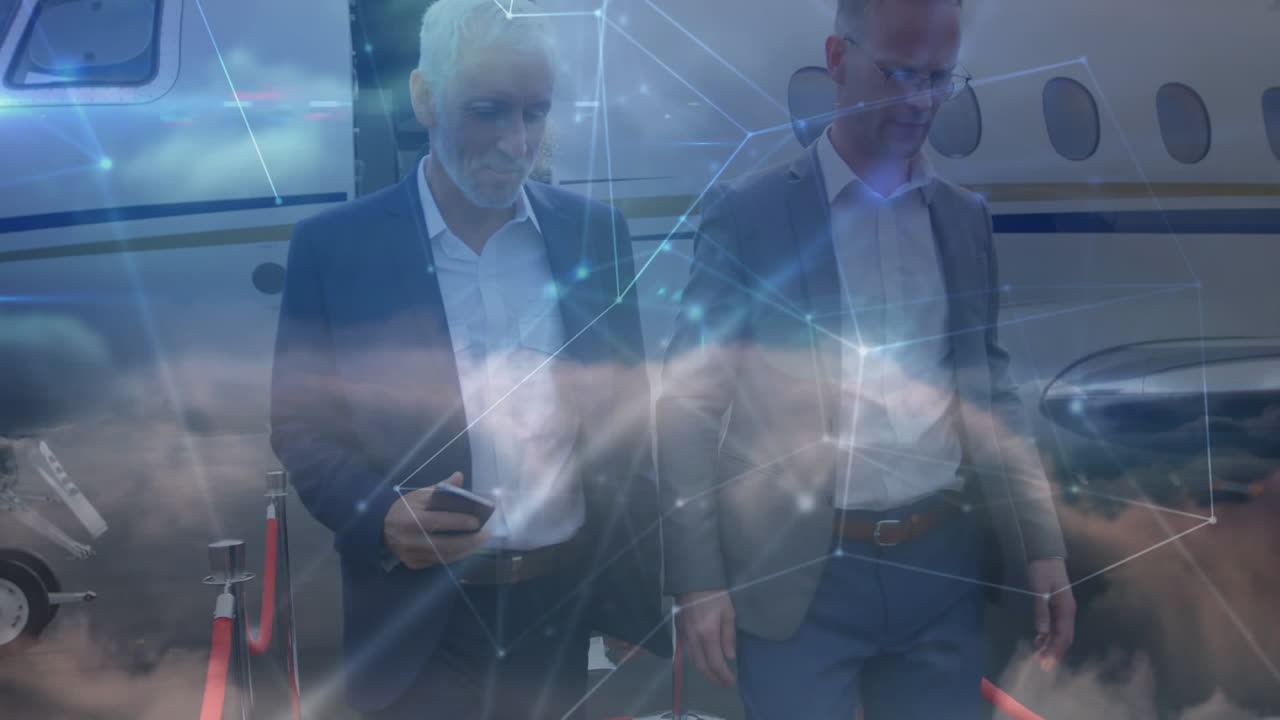 여러 사업가들이 비행기에서 내려오는 연결 네트워크와 구름의 애니메이션