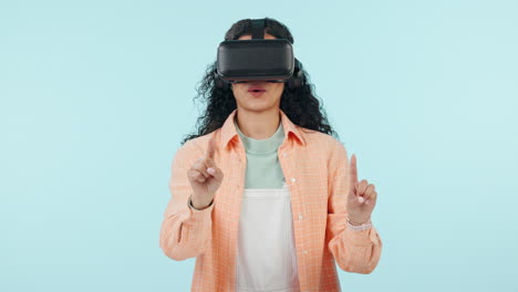 mujer, estudiante y gafas vr en futurista