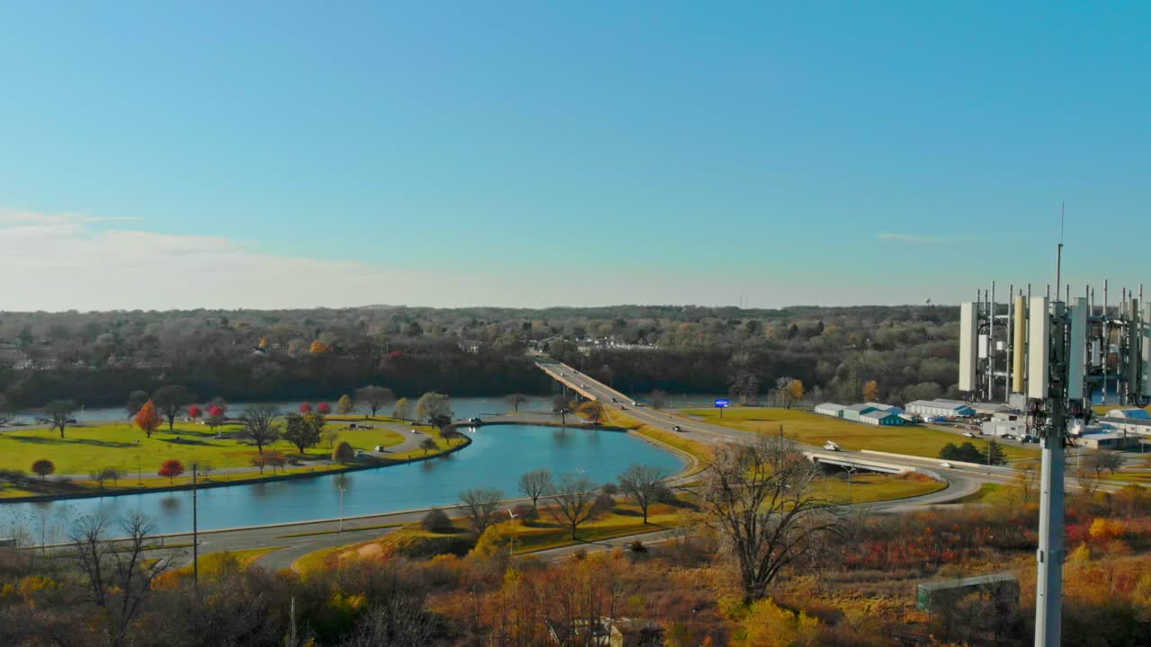 controvertida torre de telefonía celular 5g con frecuencias ultra altas