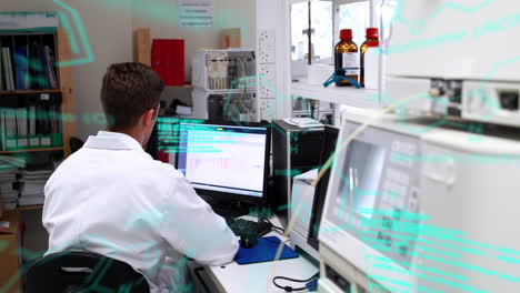 animación de fórmulas químicas y procesamiento de datos en la espalda de un trabajador de laboratorio caucásico