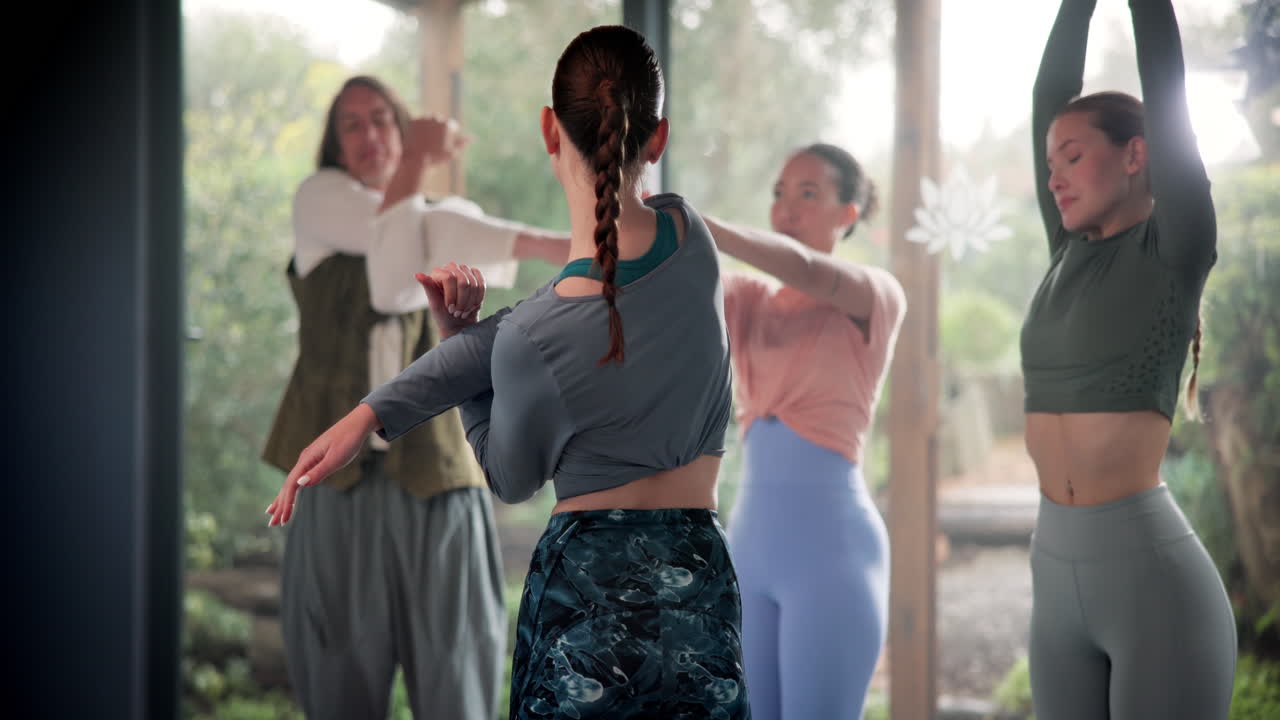 sesión de estiramiento en grupo