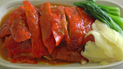 Peking-Ente-Oder-Gebratene-Ente-In-Roter-Barbecue-Sauce---Chinesische-Küche