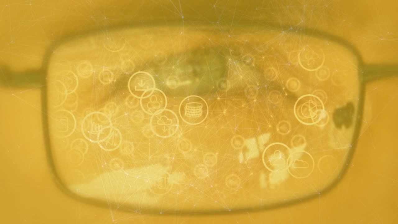 안경 을 입은 백인 남자 의 눈 위 에 있는 연결 과 아이콘 의 애니메이션