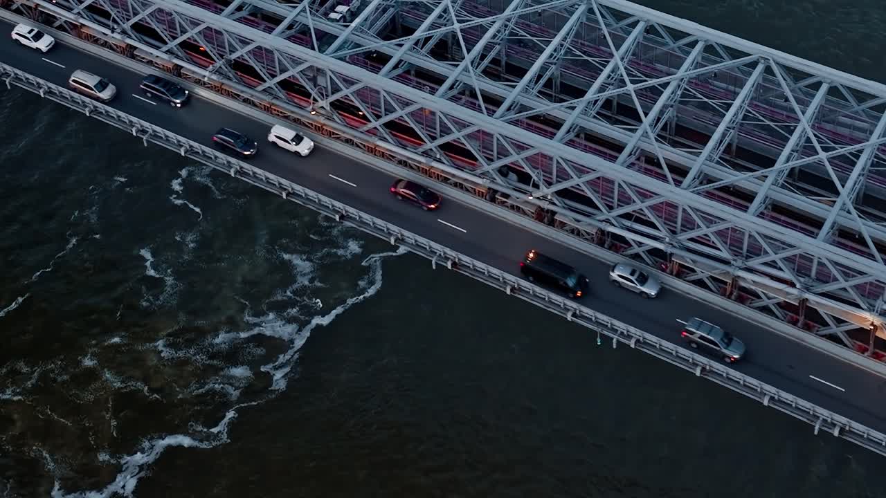 Vista dall'alto della struttura in acciaio del Ponte di Williamsburg