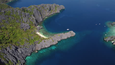 Aguas-Turquesas-Frente-A-La-Costa-De-Palawan,-Filipinas-Antena-Alta