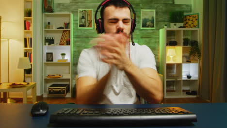 Professional gamer keeping his head on the office