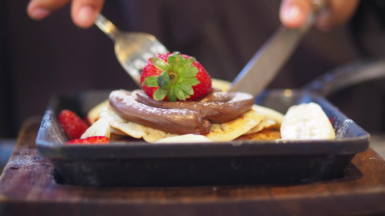 Pancakes with Strawberries and Chocolate