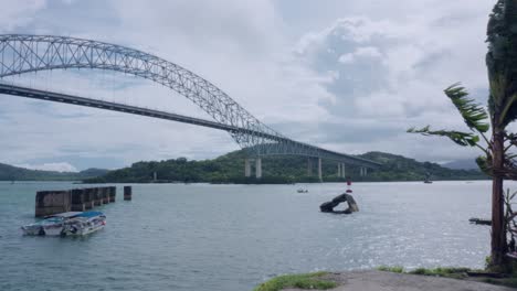 Puente-De-Las-Americas-Sobre-El-Canal-De-Panama