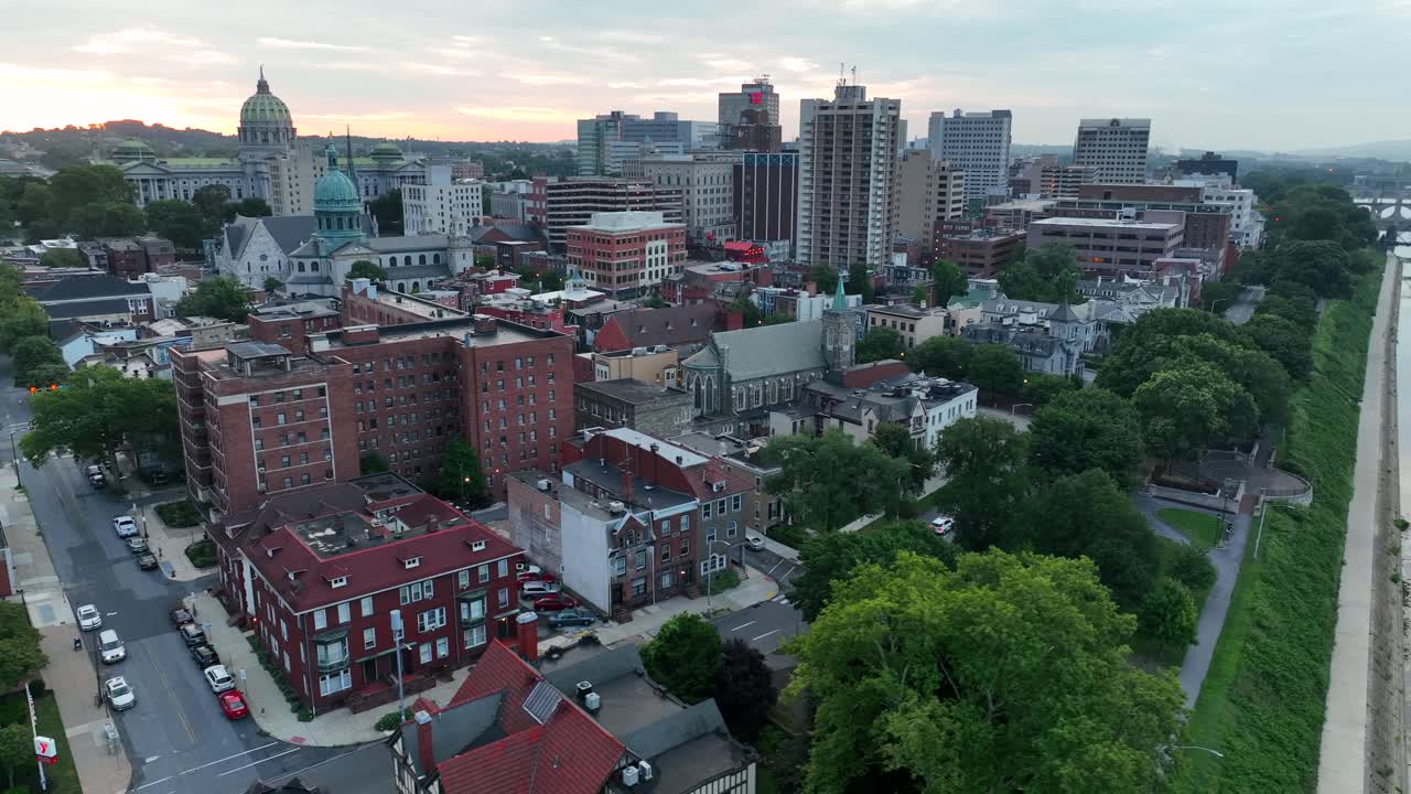 harrisburg pa의 강변 주택