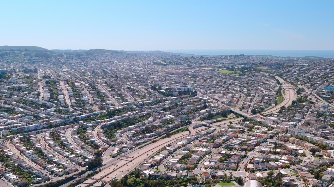 샌프란시스코 남부의 큰 주거 지역, 공중 설정  ⁇