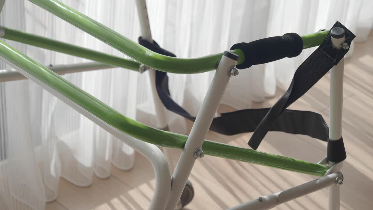 녹색 기 보조 장치 의 근접 사진