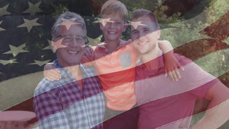 animación de la bandera de los estados unidos ondeando sonriente abuelo caucásico, padre y nieto