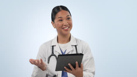 Happy-asian-woman,-doctor-and-tablet-in-research