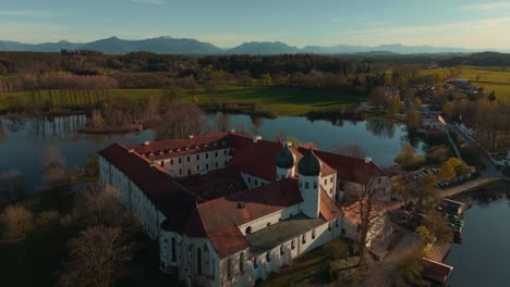 Bayerisches-Kloster-Seeon-Kloster