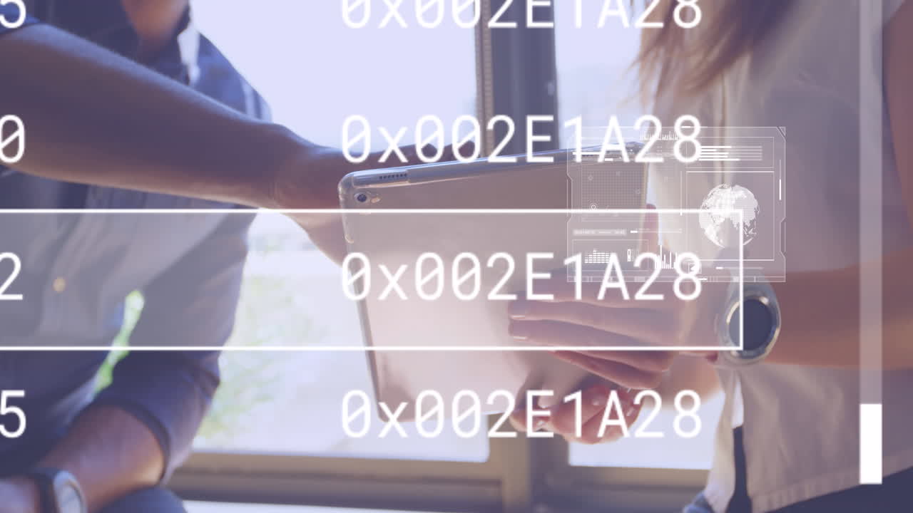 анимация обработки данных над различными бизнесменами, использующими планшеты