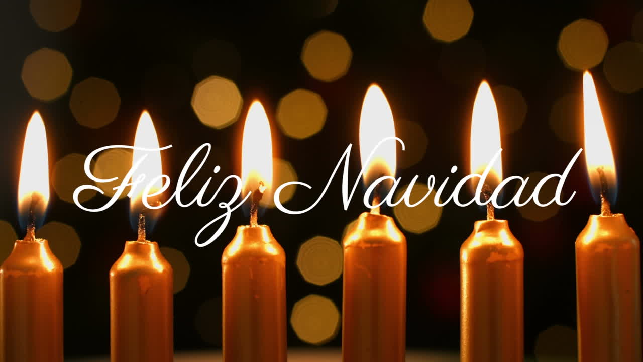 animación de feliz navidad sobre las velas de navidad