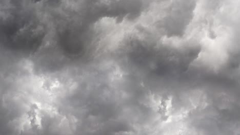 vista de fondo 4k de tormenta en el cielo
