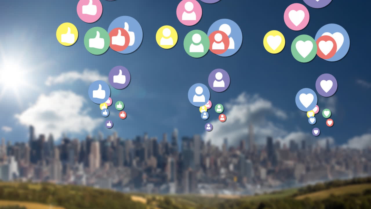 도시 풍경 위를 날아다니는 다채로운 디지털 소셜 미디어 아이콘의 애니메이션