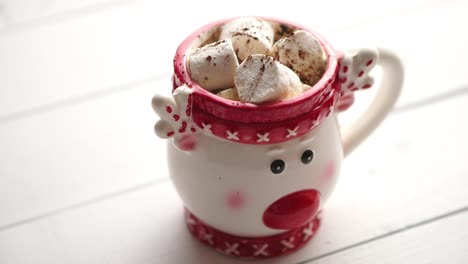sabroso chocolate caliente navideño casero o cacao con malvaviscos