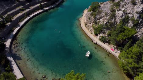 Bucht-Zavratnica,-Jablanac,-Kroatien