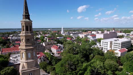 Charleston-Sc,-Charleston-Carolina-Del-Sur-Vuelo-Rápido-Aéreo-Sobre-La-Iglesia-De-St-Philips,-Iglesia-De-Saint-Philips