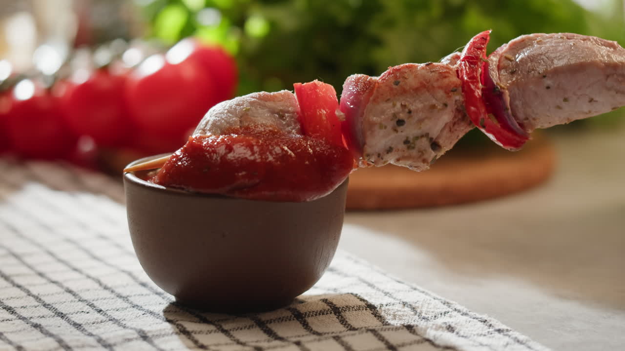 Delicious Chicken Skewers with Red Peppers and Onions