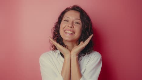 retrato de una mujer feliz