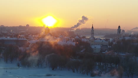 Kalter-Wintermorgen-In-Der-Altstadt-Von-Kaunas