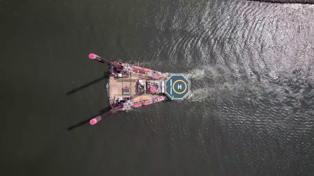 해안 지원 선박은 현재 대서양에서 라고스 항구로 향하고 있습니다.