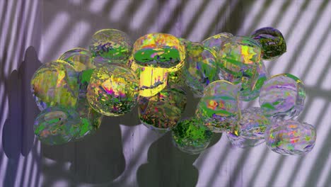 esferas de vidrio abstractas en superficie de madera