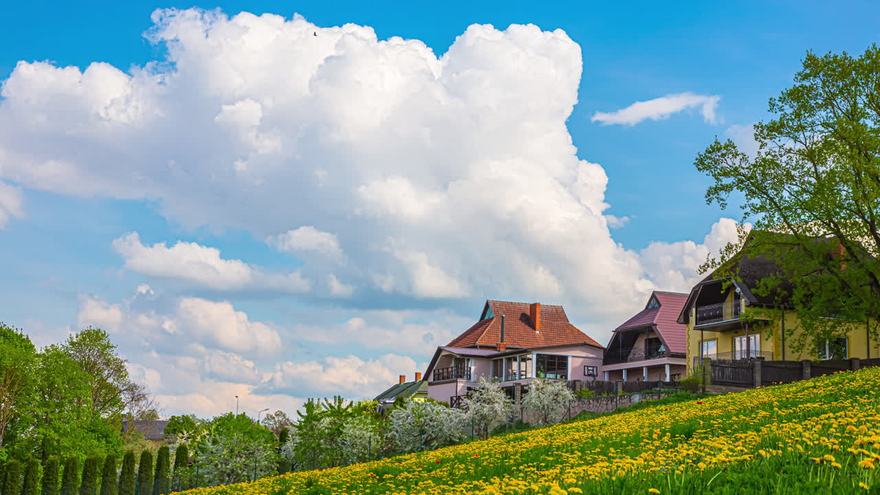 교외 지역의 현대 건축 양식을 갖춘 콘도 주택