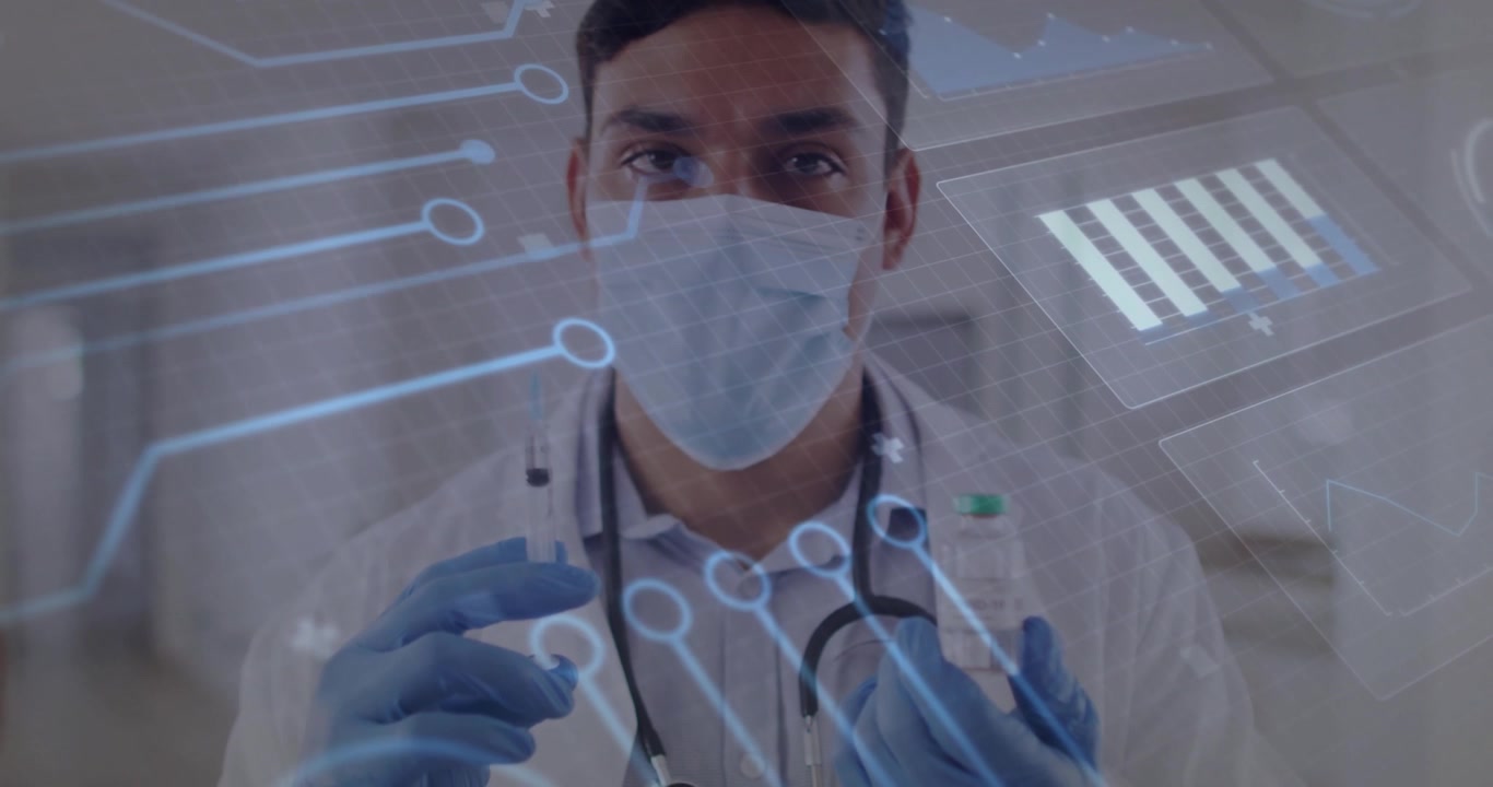 Médico segurando uma seringa e um frasco de COVID-19, usando máscara, mostrando prontuários médicos digitais e circuitos.