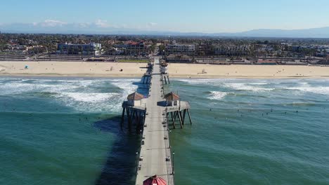 the beautiful huntington beach pier