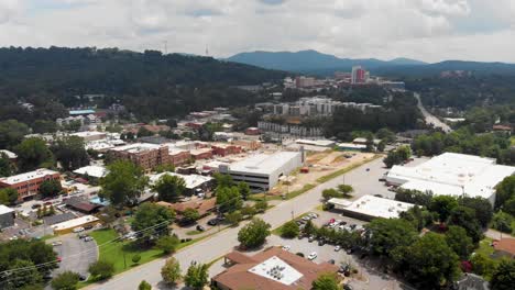 k drone video del centro de asheville nc visto