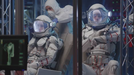 astronautas en entrenamiento