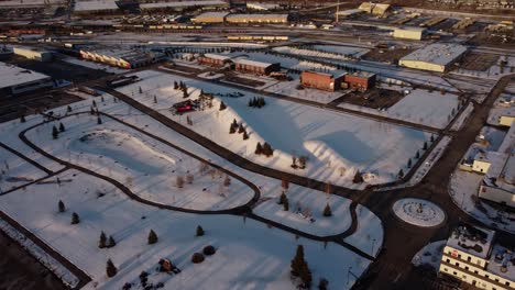 La-Oficina-Central-De-Canadian-Pacific-Railway-Con-El-Centro-De-Calgary-Al-Fondo