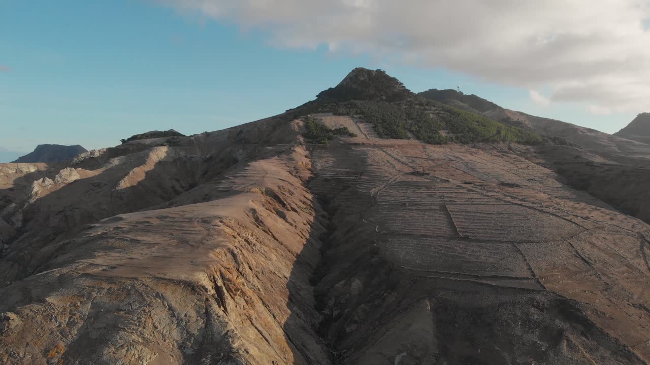 promontorio de la costa norte de la isla de porto santo, portugal