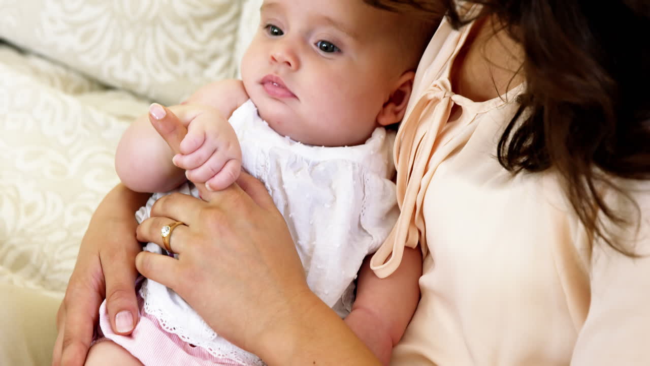 그녀의 아기와 엄마