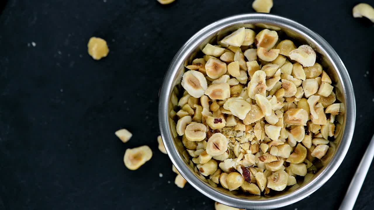 회전하는 판에 개진 헤이즐 (무 이 가능한)