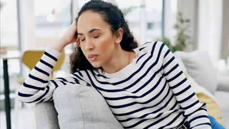 Couple,-argument-and-fight-on-sofa-in-divorce