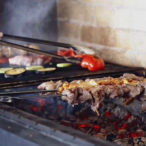 carne y verduras a la parrilla