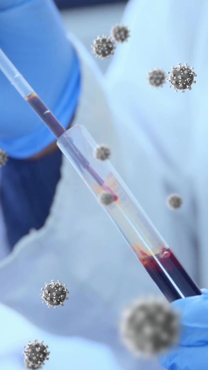 Animación de células macro de Covid-19 flotantes sobre un médico tomando una muestra y usando guantes médicos.