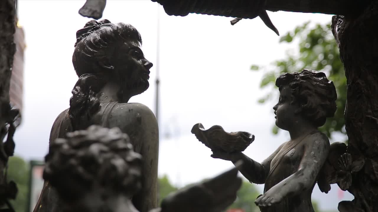 청동 조각의 세부 사항